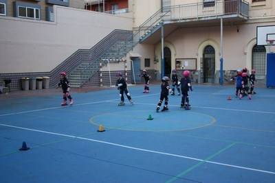 LOS MAS PEQUES VUELVEN A PATINAR