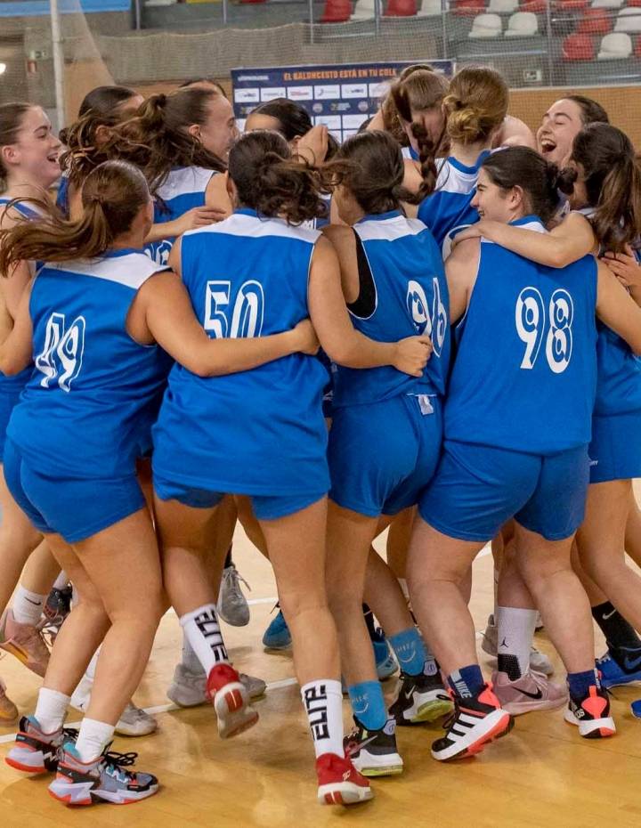 COMPAÑÍA CAMPEÓN DE LA COPA COLEGIAL FEMENINA